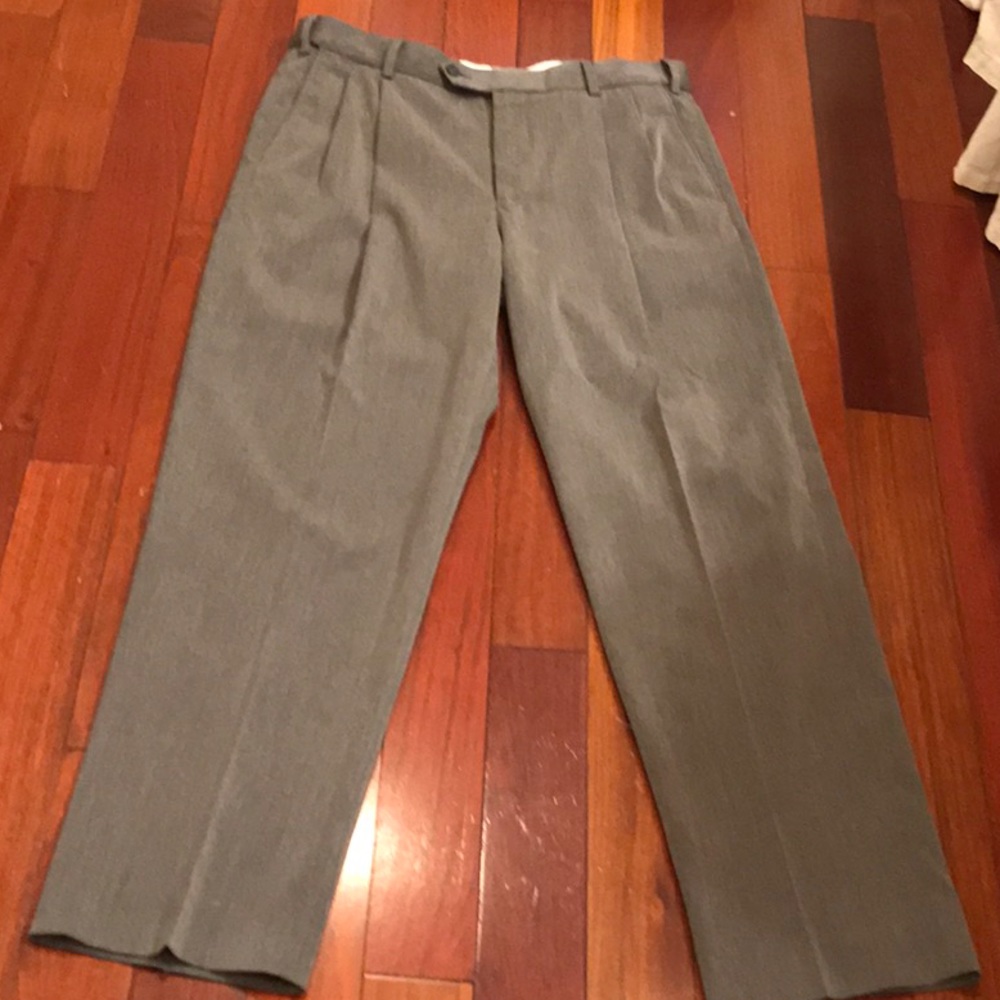 Men’s grey pleated pants with pockets Magellan